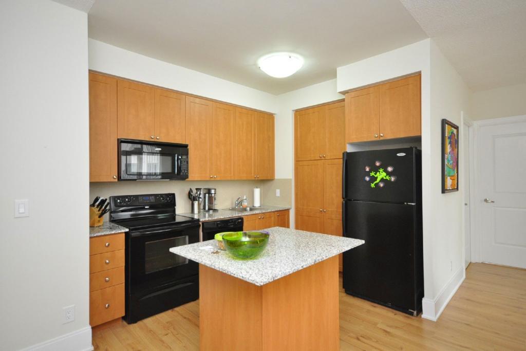 מיסיסאוגה Napa Furnished Rental Apartments Square One חדר תמונה