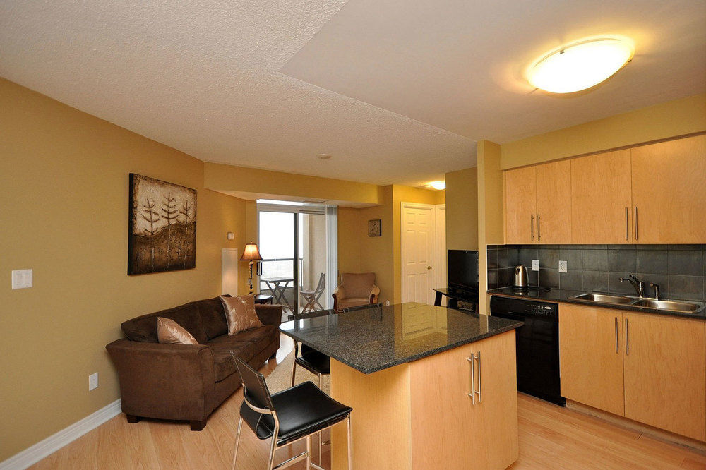 מיסיסאוגה Napa Furnished Rental Apartments Square One מראה חיצוני תמונה