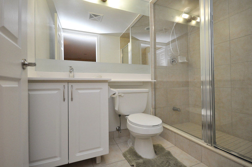 מיסיסאוגה Napa Furnished Rental Apartments Square One מראה חיצוני תמונה