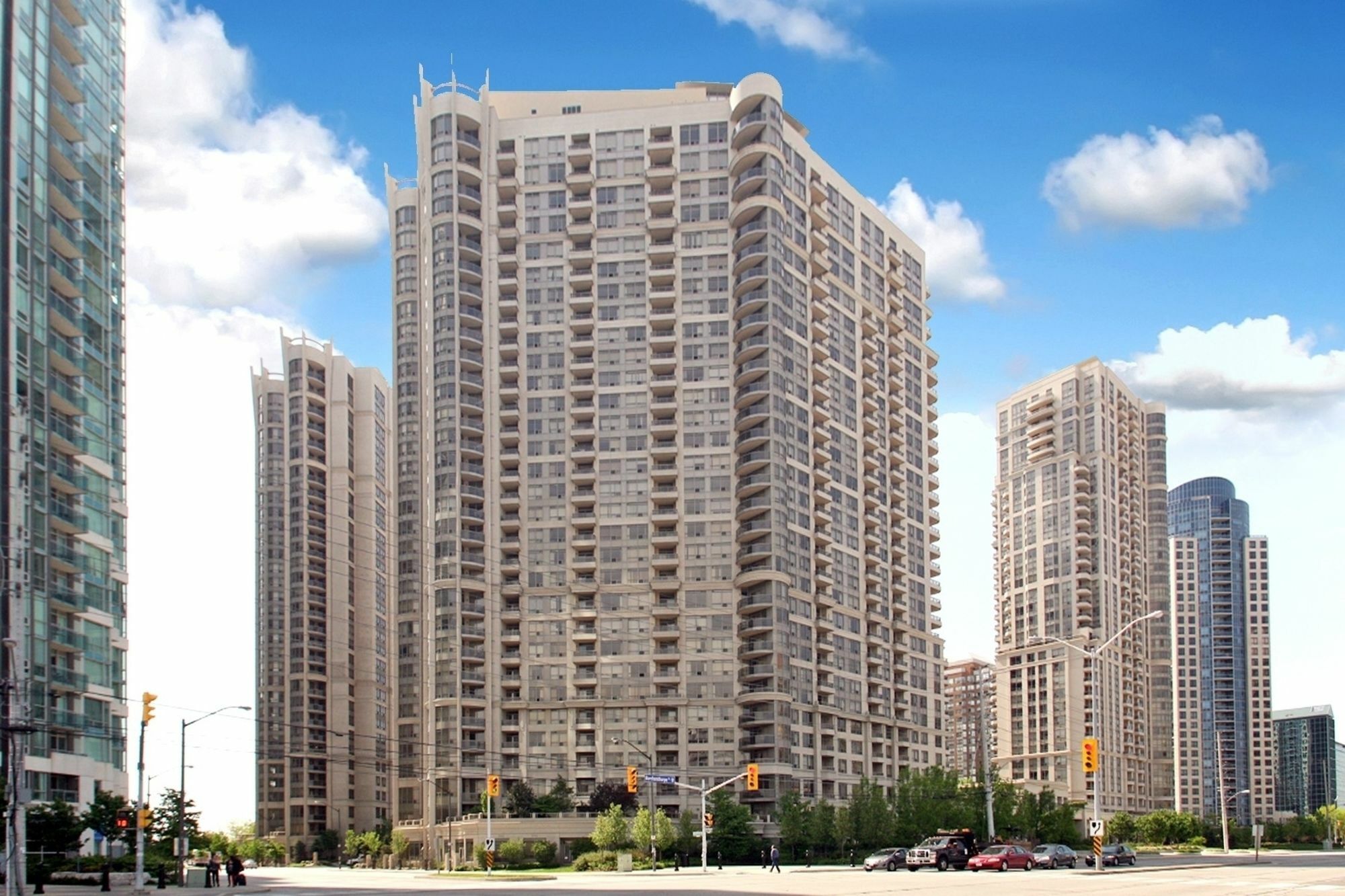 מיסיסאוגה Napa Furnished Rental Apartments Square One מראה חיצוני תמונה