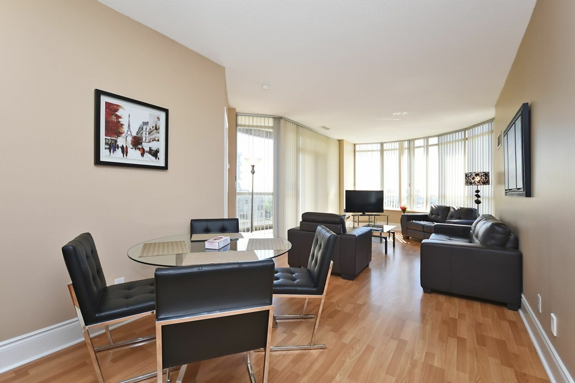 מיסיסאוגה Napa Furnished Rental Apartments Square One מראה חיצוני תמונה